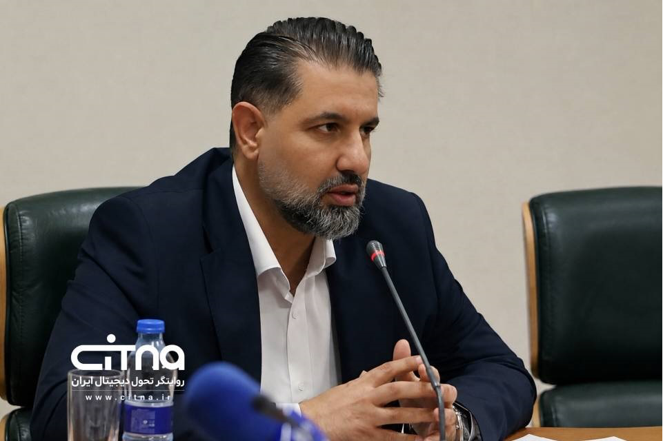 معاون ارتباطات دفتر عارف: سهمیه‌های بنزین حداقل تا پایان شهریور تغییری نمی‌کند؛ شوک ناگهانی در کار نیست