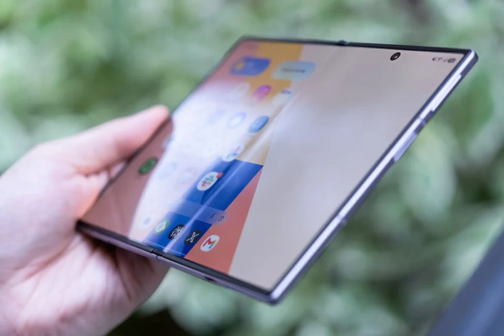 سامسونگ فناوری Wide View OLED را برای بهبود نمایشگرهای تاشو معرفی کرد