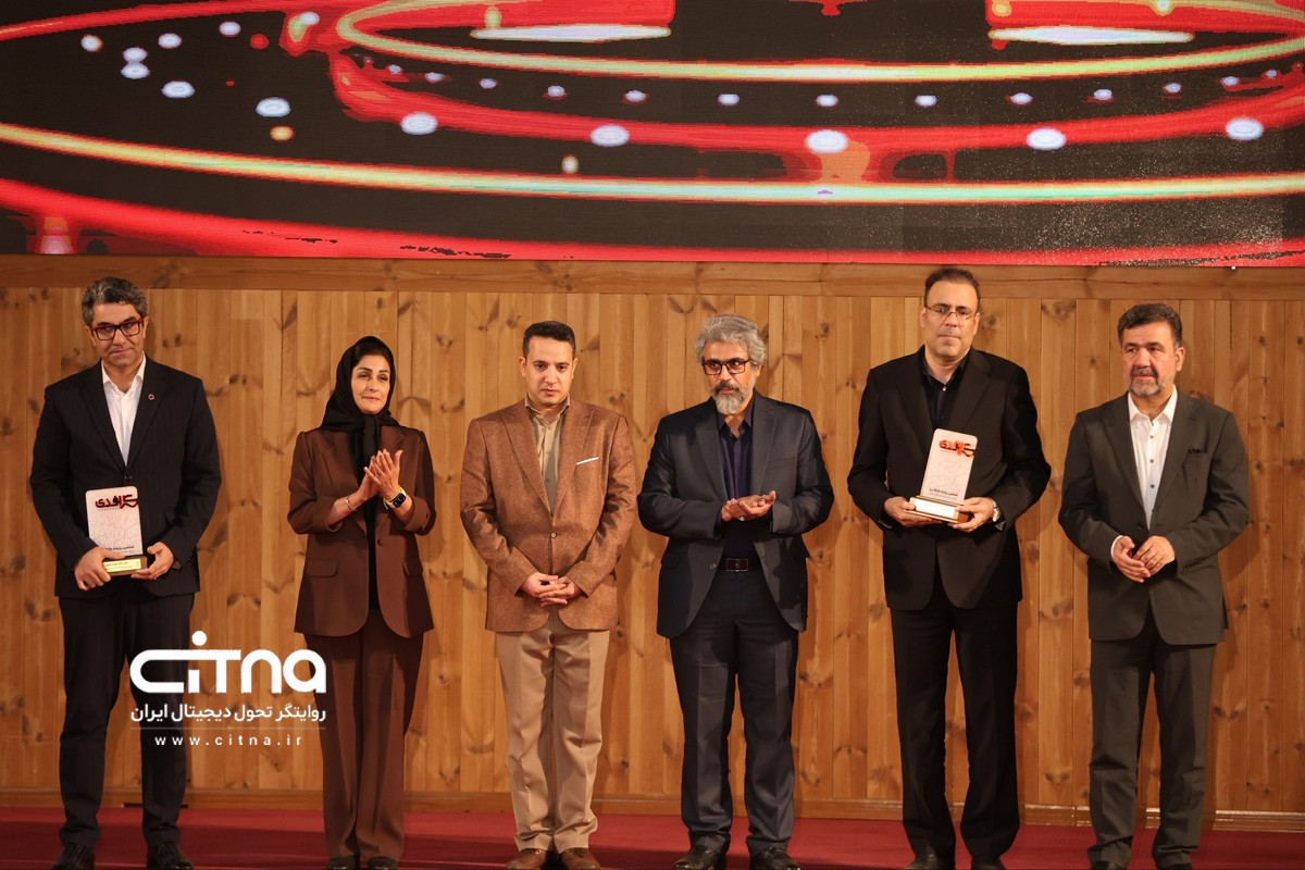 تندیس «مدیرعامل ارتباط‌گرا» به مدیرعامل رایتل رسید