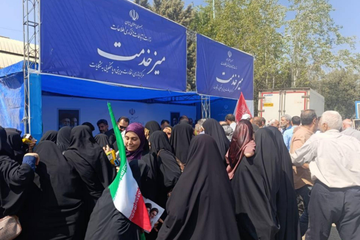پاسخگویی مستقیم وزارت ارتباطات به مطالبات مردم در مصلی تهران