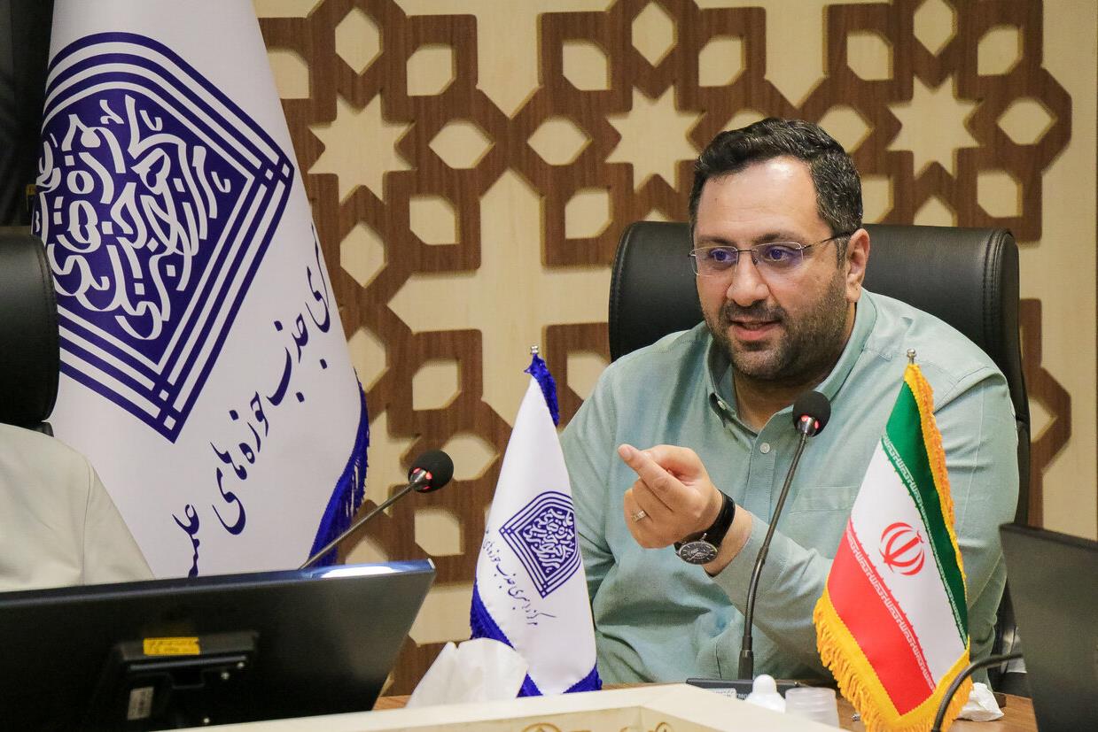 معاون وزیر ارتباطات در نشست مشترک با مرکز مدیریت حوزه‌های علمیه؛ ظرفیت حوزه‌های علمیه برای تکمیل شبکه ملی اطلاعات به کار گرفته می‌شود