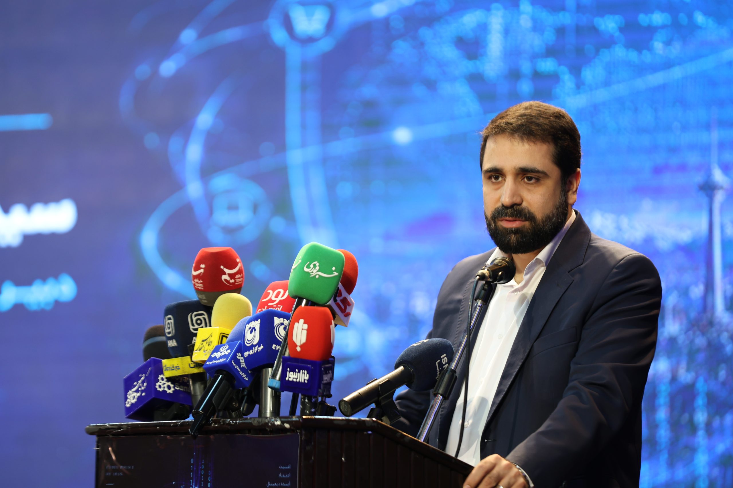 دکتر آقامیری: ایران پایانه‌های استارلینک را از کار انداخت