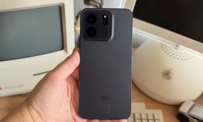 نقد و بررسی TCL P80 Ultra؛ تقریبا بهتر از کیندل