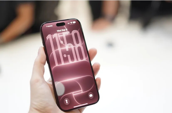 اپل iOS 27 را با بازطراحی Siri AI منتشر کرد