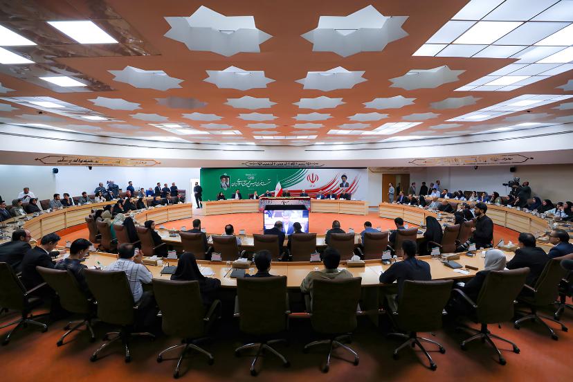 پزشکیان: برخی دستگاه‌های امنیتی برای بازگشت اینترنت به شرایط پیشین تهدیداتی را مطرح کرده‌اند