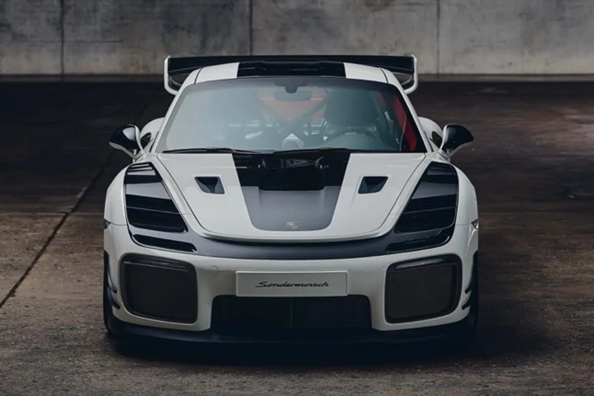 پورشه مدل 911 GT2 RS را به مدل کلاسیک و در عین حال مدرن تبدیل کرد