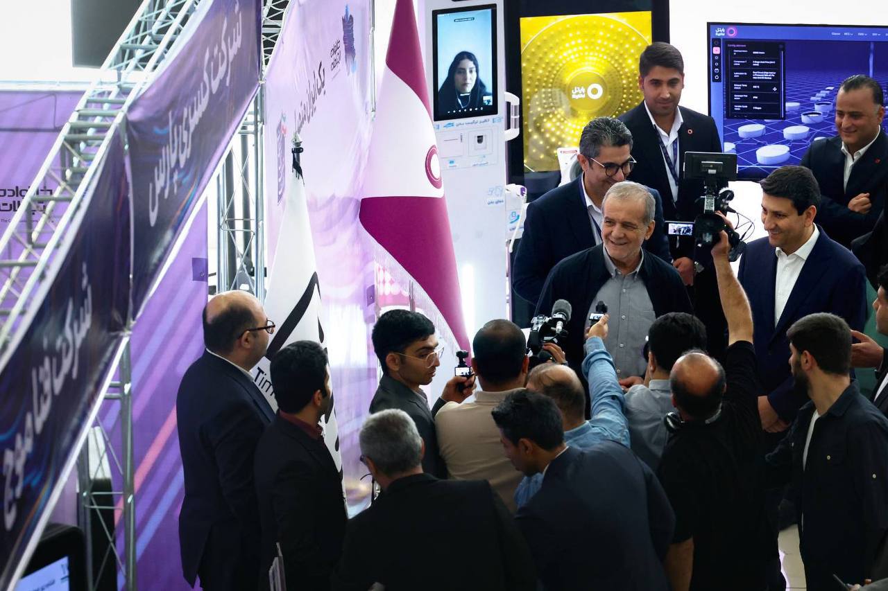 رایتل در «یک ایران متصل»؛ بهره‌برداری از ۴۱ سایت جدید LTE و 3G در ۱۶ استان