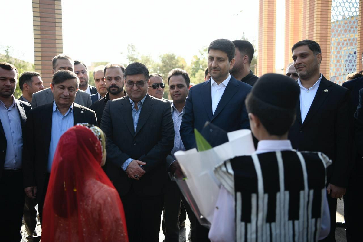 سفر وزیر ارتباطات به چهارمحال و بختیاری برای توسعه زیرساخت‌های ارتباطی