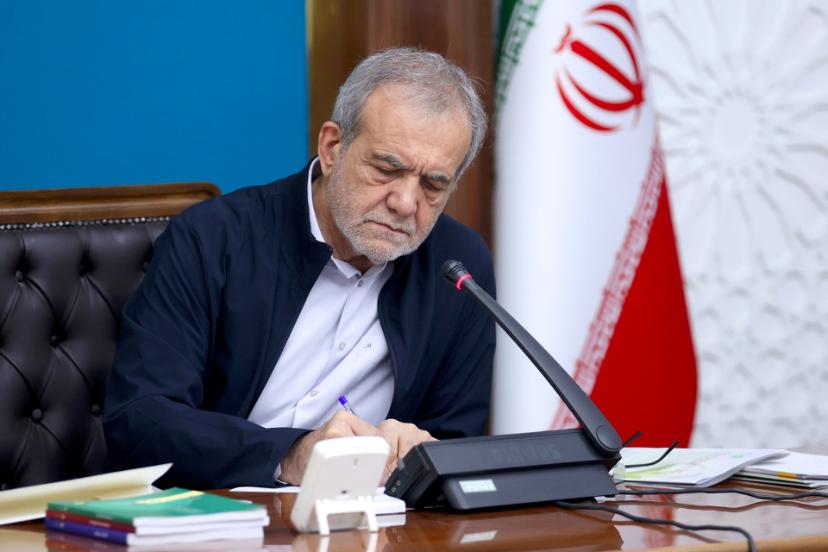 رئیس‌جمهور: محاسبات دشمنان بر پایه داده‌های هوش مصنوعی و عناصر اجیرشده‌شان نقش بر آب شد