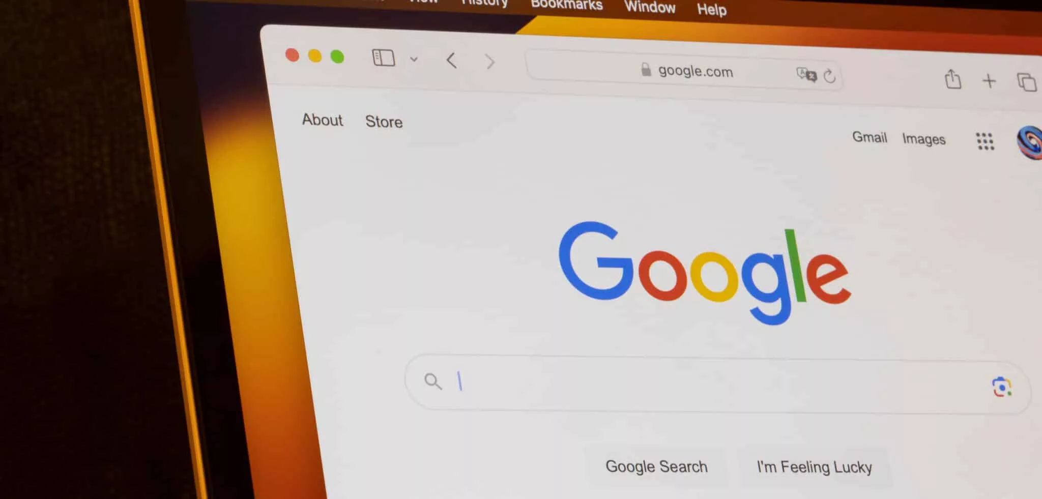 گوگل می‌خواهد دکمه معروف Google Search را از صفحه اصلی موتور جستجوی خود حذف کند