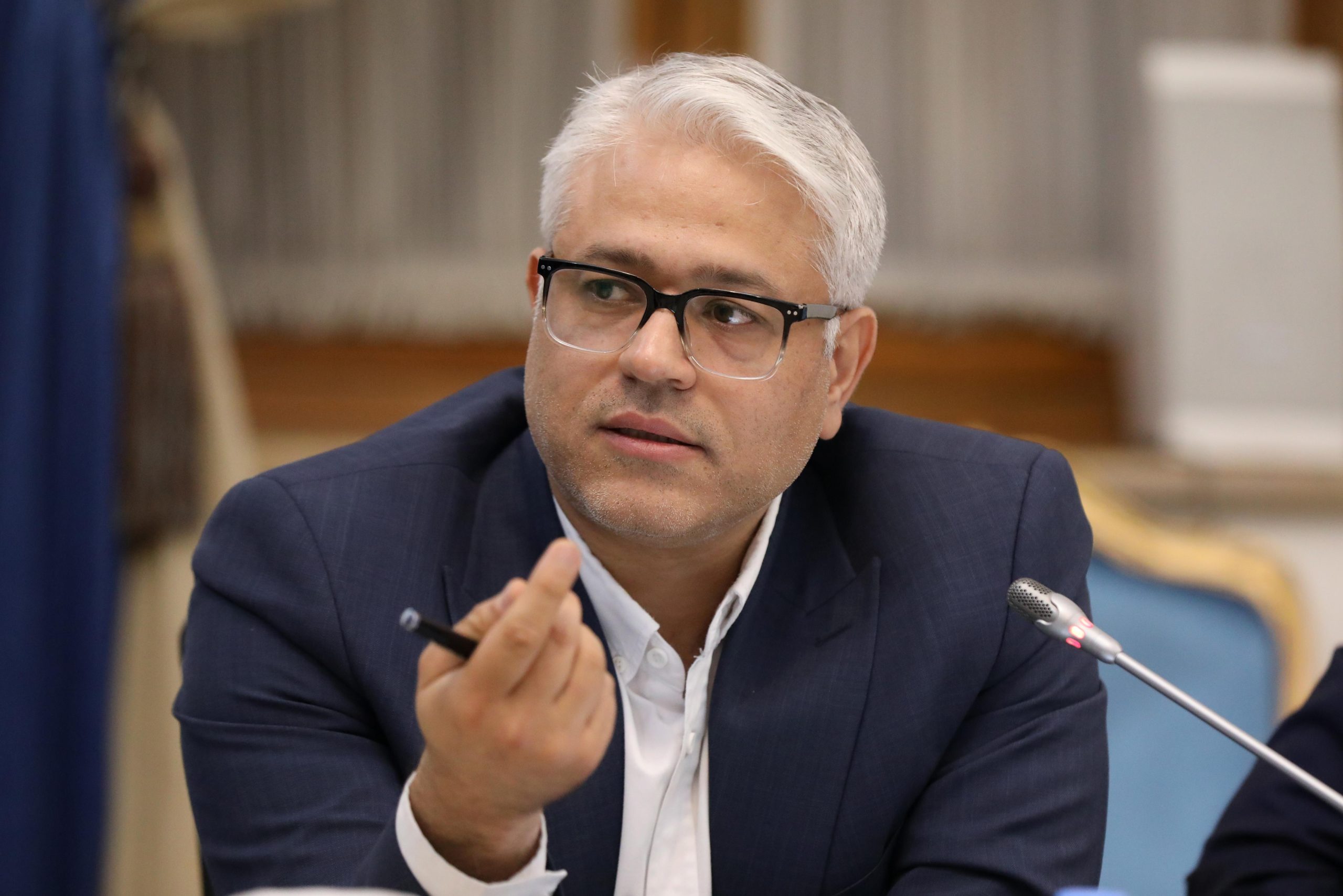 معاون وزیر ارتباطات در کنفرانس بین‌المللی توسعه منابع انسانی: پیش از واگذاری اختیار به هوش مصنوعی، مسئول پاسخ‌گو مشخص شود