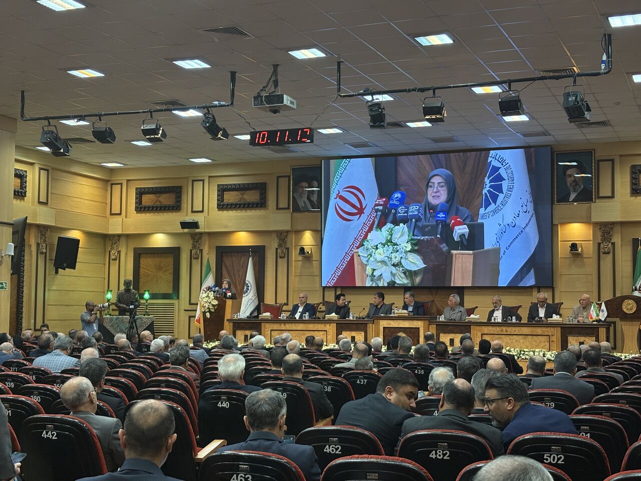مهاجرانی: دولت تمام تلاش خود را برای رفع مشکلات بخش خصوصی به کار می‌گیرد